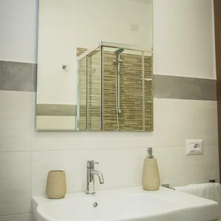 בית נופש Vicino Al Mare צ'יביטאנובה מארקה